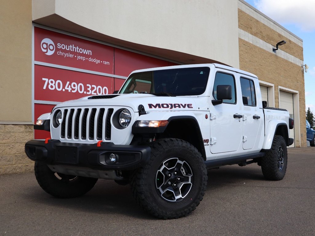 2023 Jeep Gladiator MOJAVE IN BRIGHT WHITE EQUIPPED WITH A 3.6L V6 , 4X4 , 8SPD AUTO , LEATHER HEATED SEATS + SW , 17INCH RIMS , REMOTE START , COLD-0