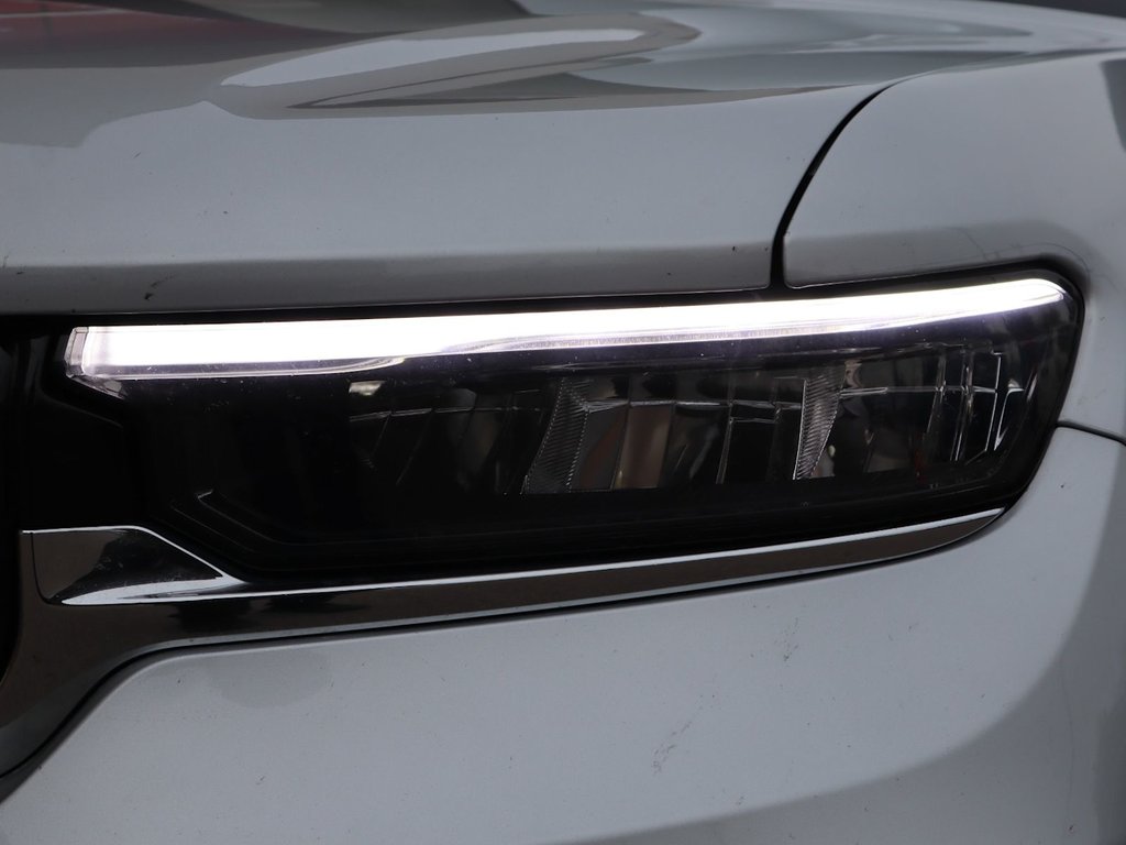 2022 Jeep Grand Cherokee L OVERLAND IN SILVER ZYNITH EQUIPPED WITH A 5.7L HEMI V8 , 4X4 , 8SPD TF AUTO , 10.1INCH W/NAV , 19 SPEAKER MCINTOSH AUDIO , LUXUR-3