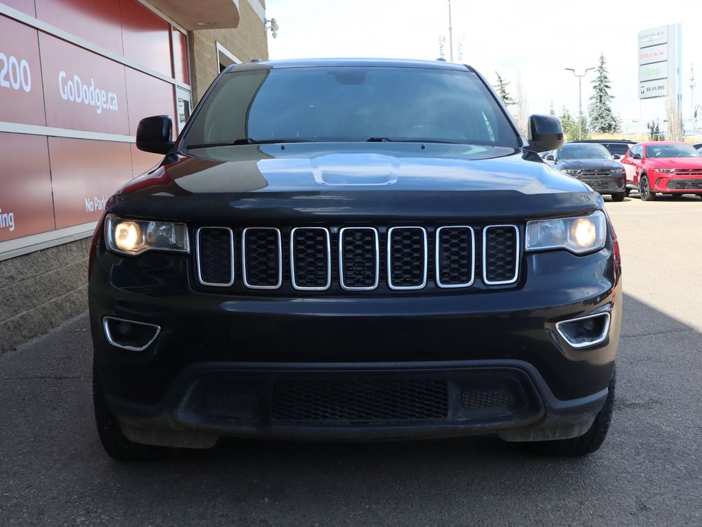 2020 Jeep Grand Cherokee LAREDO IN DIAMOND BLACK EQUIPPED WITH A 3.6L V6 , 4X4 , 8SPD TF AUTO , BACKUP CAM , BSM/RCPD , PARK SENSE REAR , KEYLESS ENTRY W-1