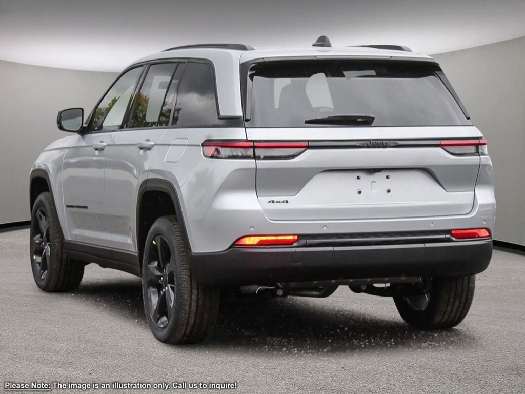 2024 Jeep Grand Cherokee ALTITUDE IN SILVER ZYNITH EQUIPPED WITH A 3.6L V6 , 4X4 , 8SPD TF AUTO , SUNROOF , MOPAR FINISHING PCKG , LEATHERETTE HEATED SEA-3
