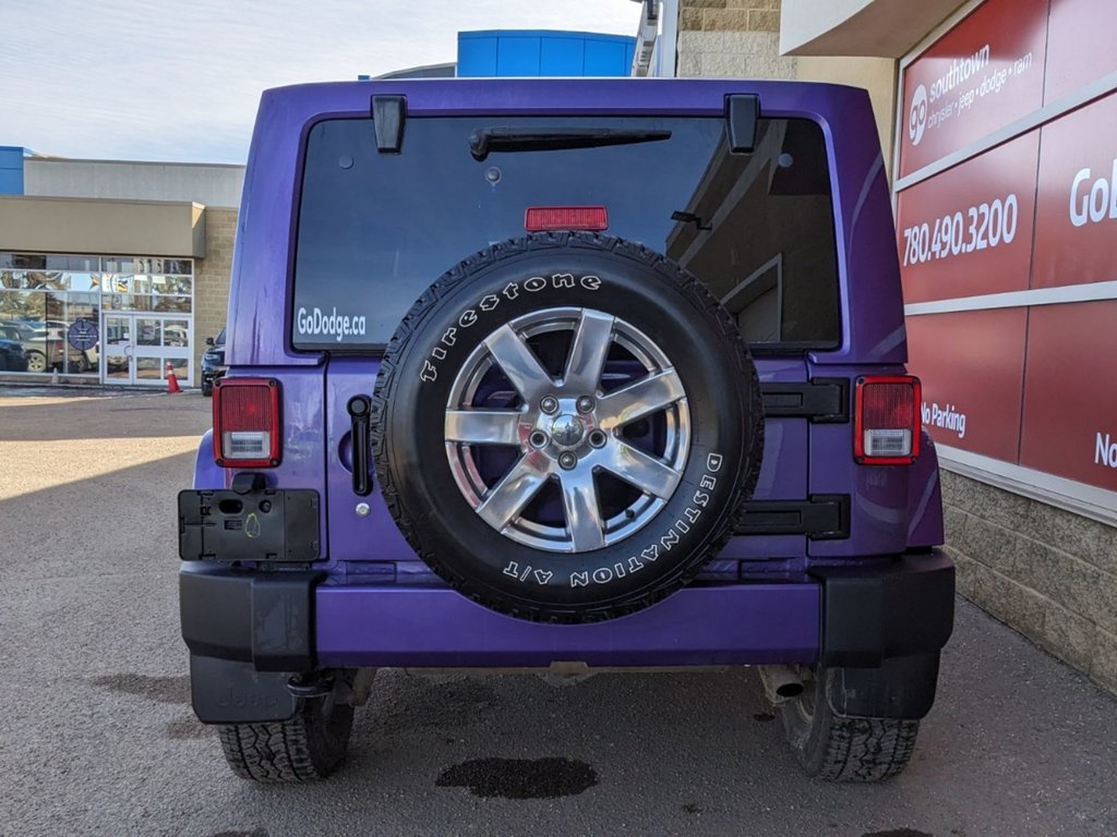 2018 Jeep WRANGLER JK UNLIMITED UNLIMITED SAHARA IN XTREME PURPLE PEARL EQUIPPED WITH A 3.6L V6 , 4X4 , 5SPD AUTO , NAV , 18INCH RIMS , REMOTE START , HARDTOP ,-6