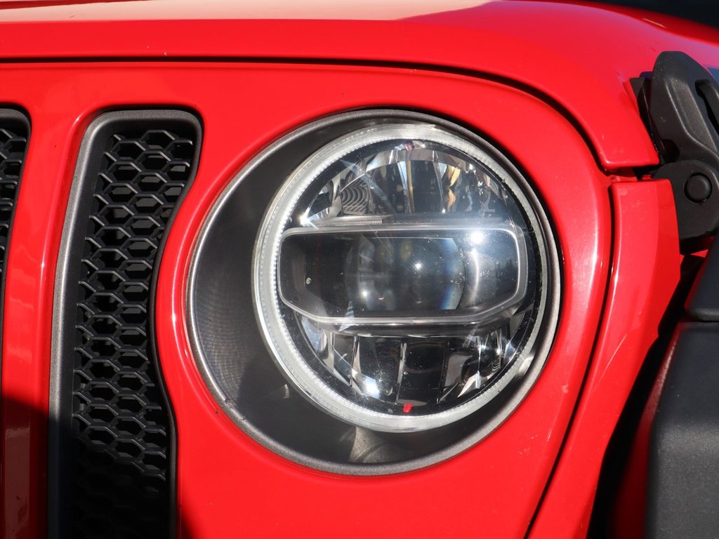 2018 Jeep Wrangler Unlimited UNLIMITED RUBICON IN FIRECRACKER RED EQUIPPED WITH A 3.6L V6 , 4X4 , 8SPD AUTO , 17INCH RIMS , 8.4INCH W/NAV , ALPINE AUDIO , LE-2