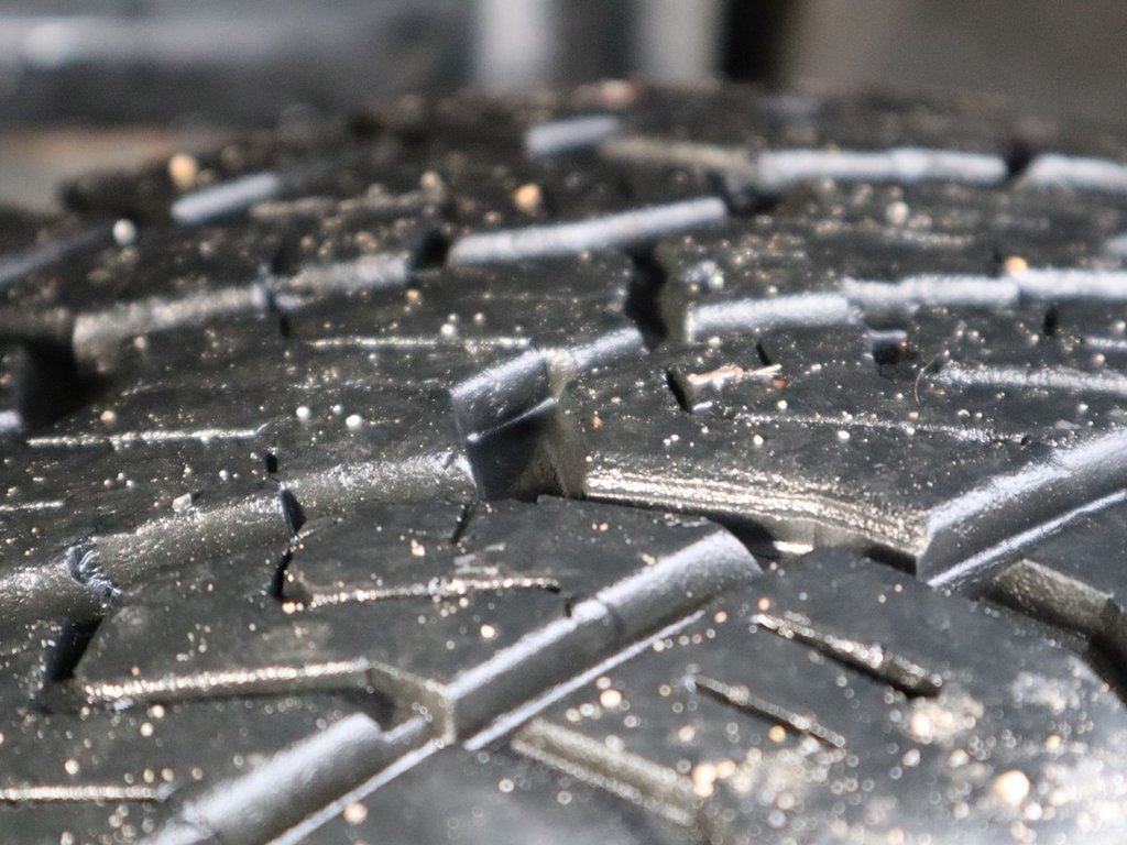 2019 Jeep Wrangler Unlimited SPORT IN GRANITE METALLIC EQUIPPED WITH A 2.0L TURBO I4 W/ETORQUE , 4X4 , 8SPD AUTO , 17INCH RIMS , ANTI SLIP DIFF REAR , COLD W-4