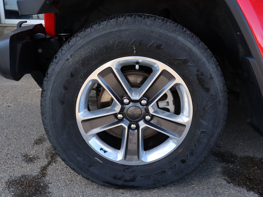 2023 Jeep Wrangler SAHARA IN FIRECRACKER RED EQUIPPED WITH A 3.6L V6 W/ETORQUE , 4X4 , 8SPD TF AUTO , HARDTOP , SIDE STEPS , LSD , LED LIGHTING , T-4