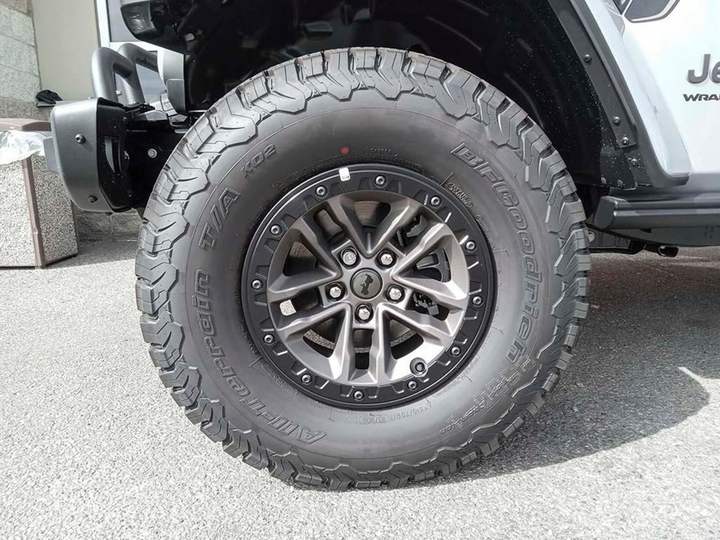 2024 Jeep Wrangler RUBICON 392 FINAL EDITION IN SILVER ZYNITH EQUIPPED WITH A SRT HEMI 6.4L V8 , 4X4 , 8SPD TF AUTO , SKY ONE TOUCH PWR TOP , 392 N-5