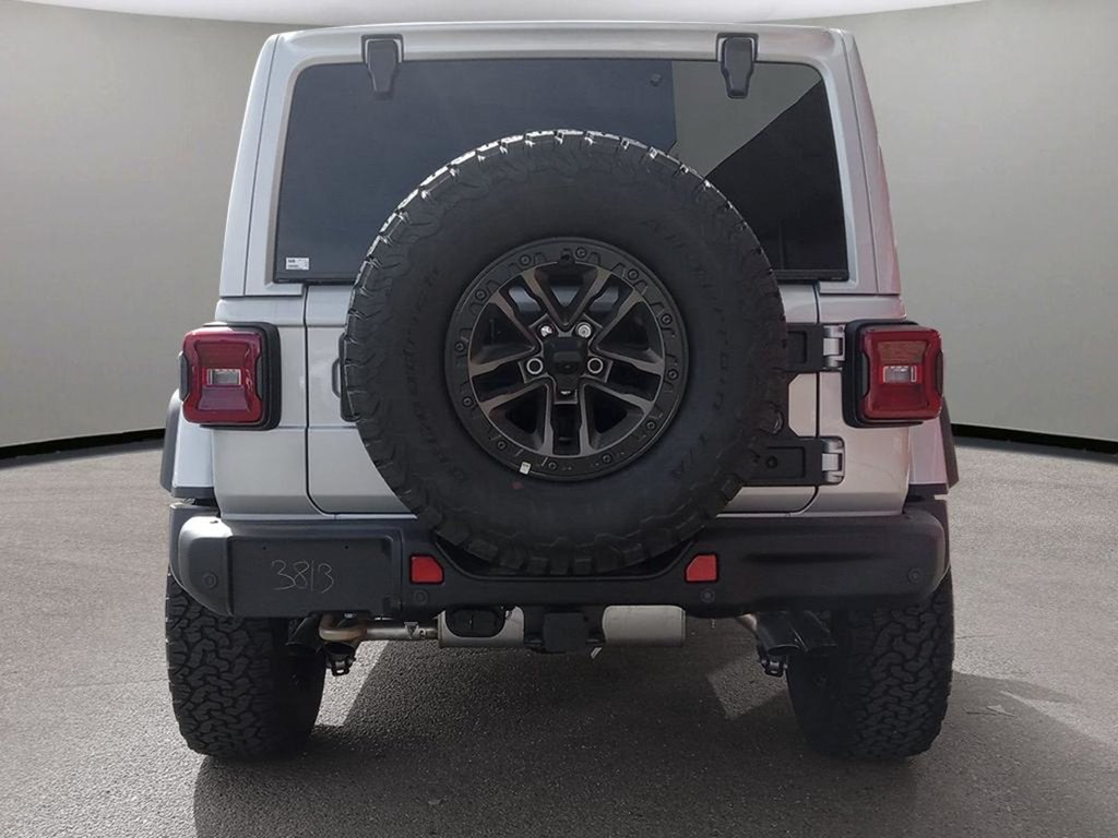 2024 Jeep Wrangler RUBICON 392 FINAL EDITION IN SILVER ZYNITH EQUIPPED WITH A SRT HEMI 6.4L V8 , 4X4 , 8SPD TF AUTO , SKY ONE TOUCH PWR TOP , 392 N-4