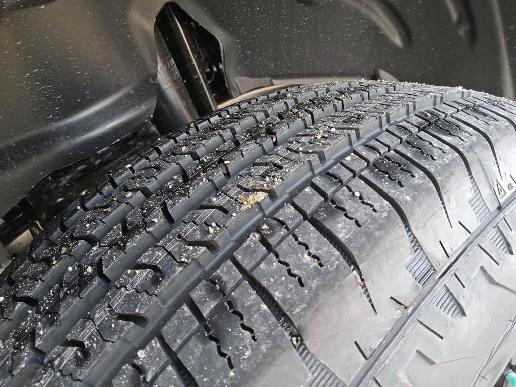 2024 Jeep Wrangler SPORT IN BRIGHT WHITE EQUIPPED WITH A 3.6L V6 , 4X4 , 8SPD TF AUTO , HARDTOP , BACKUP CAM , PUSH START , DUAL ZONE AC , 12.3INCH-6