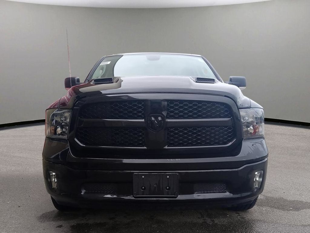 2023 Ram 1500 Classic SLT BLACK APPEARANCE, HEATED SEATS AND WHEEL, LUXURY GROUP-1