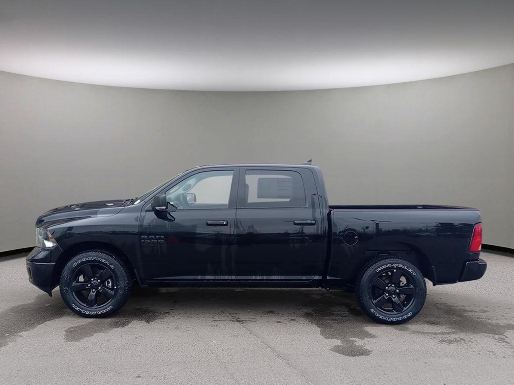 2023 Ram 1500 Classic SLT BLACK APPEARANCE, HEATED SEATS AND WHEEL, LUXURY GROUP-2