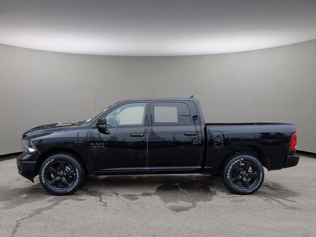 2023 Ram 1500 Classic SLT BLACK APPEARANCE, HEATED SEATS AND WHEEL, LUXURY GROUP-2