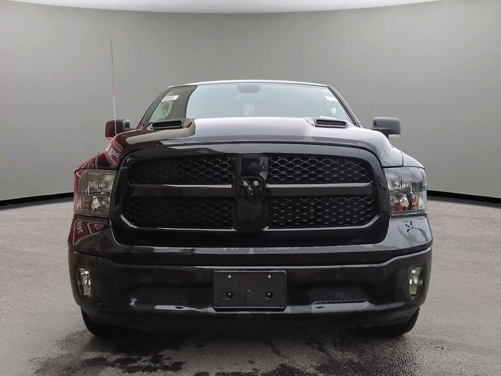 2023 Ram 1500 Classic SLT BLACK APPEARANCE, HEATED SEATS AND WHEEL, LUXURY GROUP-1