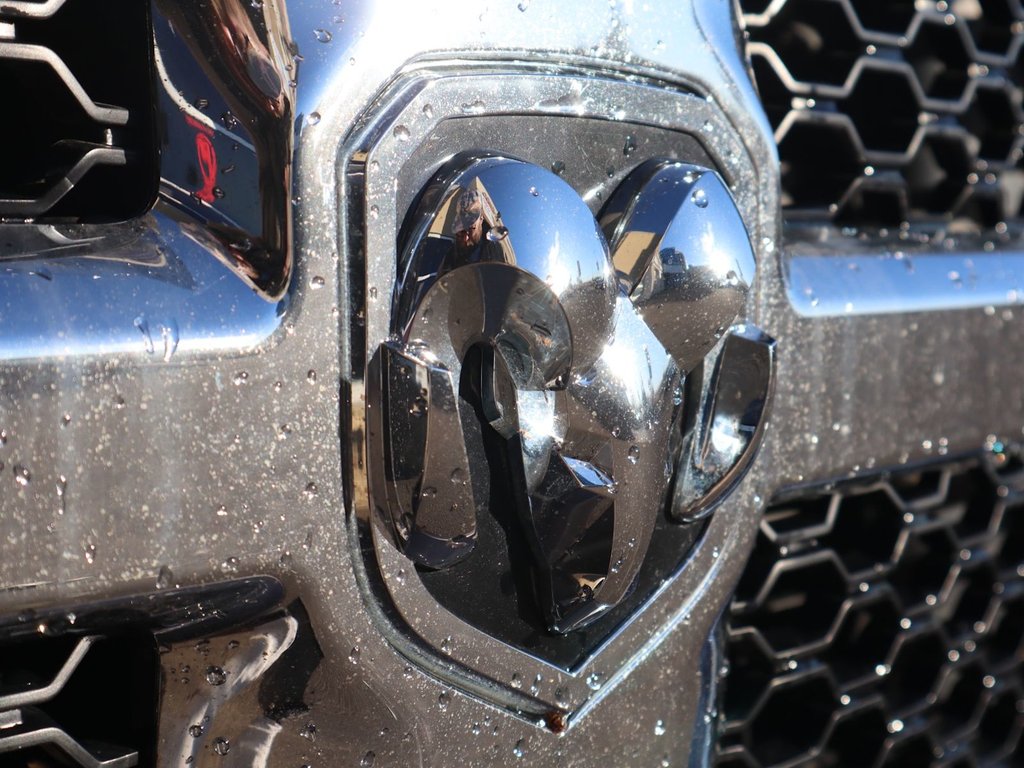 2023 Ram 1500 Classic SLT IN GRANITE METALLIC EQUIPPED WITH A 3.6L V6 , 4X4 , 8SPD AUTO , PROTECTION GROUP , PWR DRIVER SEAT , PREMIUM CLOTH BENCH SEA-2