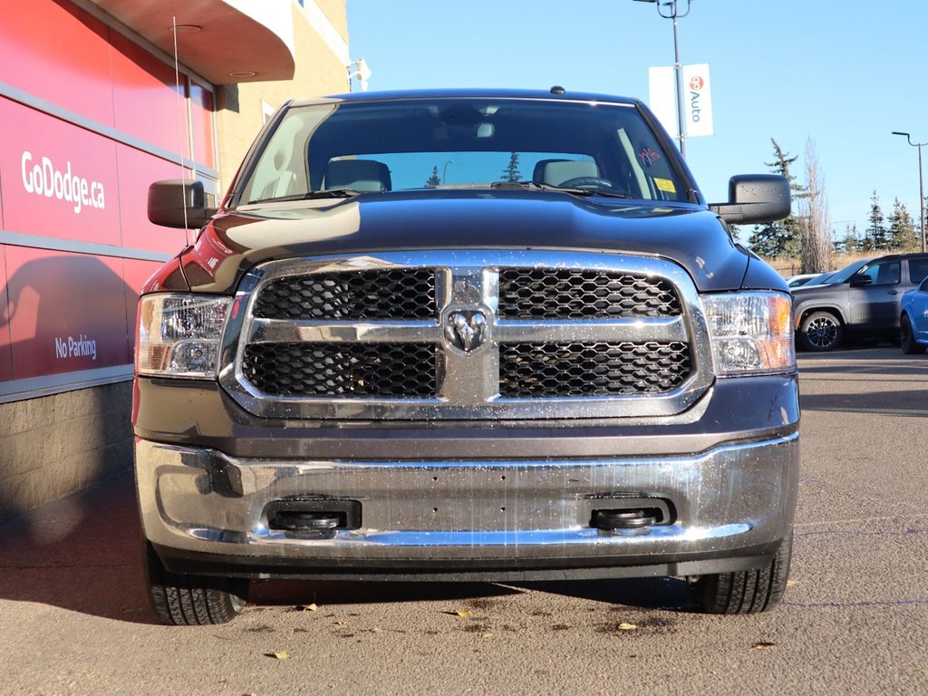 2023 Ram 1500 Classic SLT IN GRANITE METALLIC EQUIPPED WITH A 3.6L V6 , 4X4 , 8SPD AUTO , PROTECTION GROUP , PWR DRIVER SEAT , PREMIUM CLOTH BENCH SEA-1