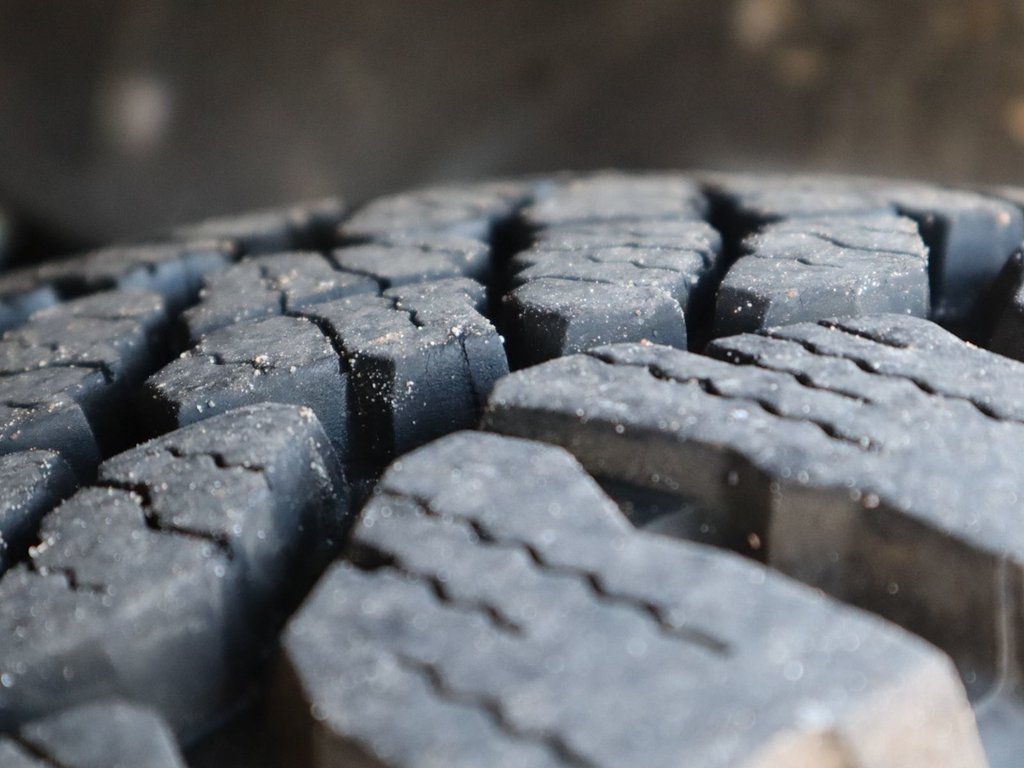 2021 Ram 1500 REBEL IN BILLET SILVER EQUIPPED WITH A 3.0L TURBO DIESEL V6 , 8SPD AUTO , 4X4 , LVL 1 EQUIPMENT GROUP , COLD WEATHER GROUP , 8.4-5