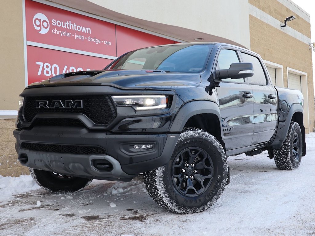 2022 Ram 1500 TRX IN DIAMOND BLACK EQUIPPED WITH A 6.2L SUPERCHARGED V8 , 4X4 , 8SPD TF AUTO , PANORAMIC SUNROOF , TRX LVL 1 , LOCKING REAR AX-0