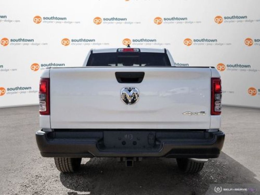 2023 Ram 1500 TRADESMAN IN BRIGHT WHITE EQUIPPED WITH A 5.7L HEMI V8 W/ETORQUE , 4X4 , 8SPD AUTO , TRADESMAN LVL 1 , 3.92 REAR AXLE RATIO , AN-4