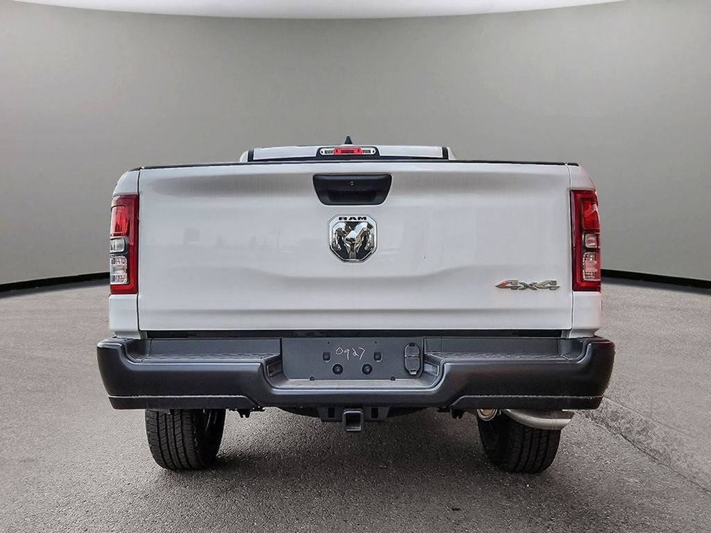 2023 Ram 1500 TRADESMAN IN BRIGHT WHITE EQUIPPED WITH A 5.7L HEMI V8 W/ETORQUE , 4X4 , 8SPD AUTO , TRADESMAN LVL 1 , HITCH RECEIVER , BACKUP C-4