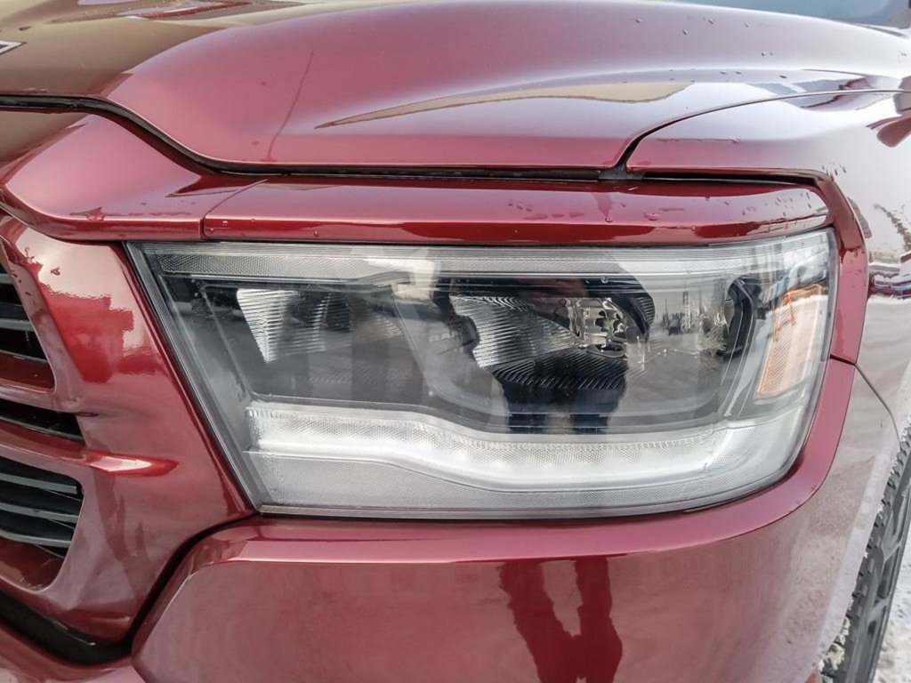 2024 Ram 1500 SPORT, 5.7L HEMI V8 W/ETORQUE, CLASS IV HITCH RECEIVER , 22INCH ALUMINIUM RIMS , SPORT HOOD , ANTI SPIN DIFF REAR AXLE , 3.92 RE-7