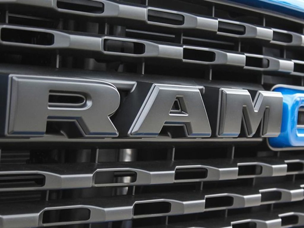 2024 Ram 1500 DEMO SPECIAL!!! - 5.7L HEMI V8, 8 SPD AUTO, BRAKE ASSIST, HILL START ASSIST, TRACTON CONTROL, TRAILER SWAY CONTROL, RAIN BRAKE S-6