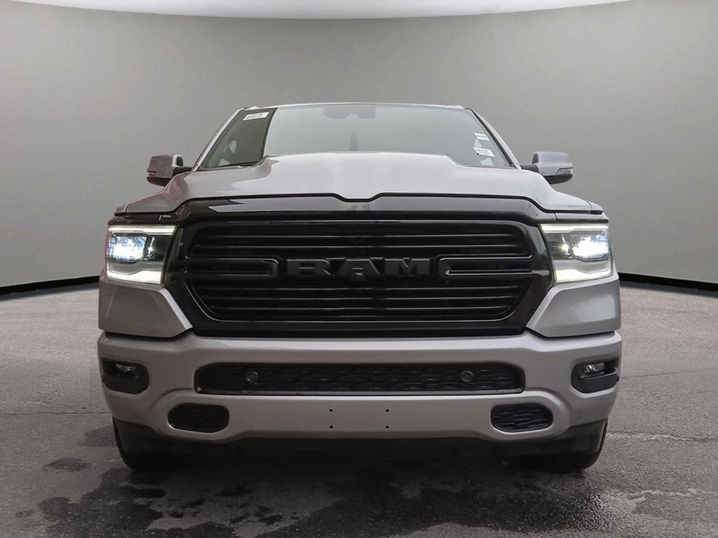 2024 Ram 1500 SPORT NIGHT EDITION IN BILLET SILVER EQUIPPED WITH A 5.7L HEMI V8 W/ETORQUE , 4X4 , 8SPD AUTO , BSM/RCPD , 125L TANK , SPORT HOO-1