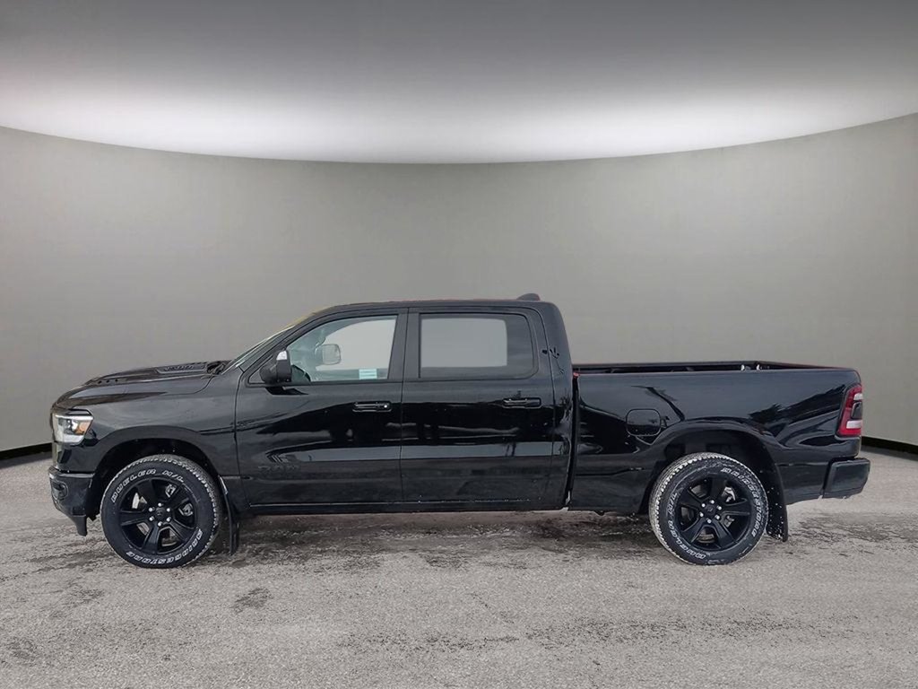 2024 Ram 1500 SPORT IN DIAMOND BLACK EQUIPPED WITH A 5.7L HEMI V8 W/ETORQUE , 4X4 , 8SPD AUTO , 125L TANK , SPORT HOOD , PANORAMIC SUNROOF , R-2