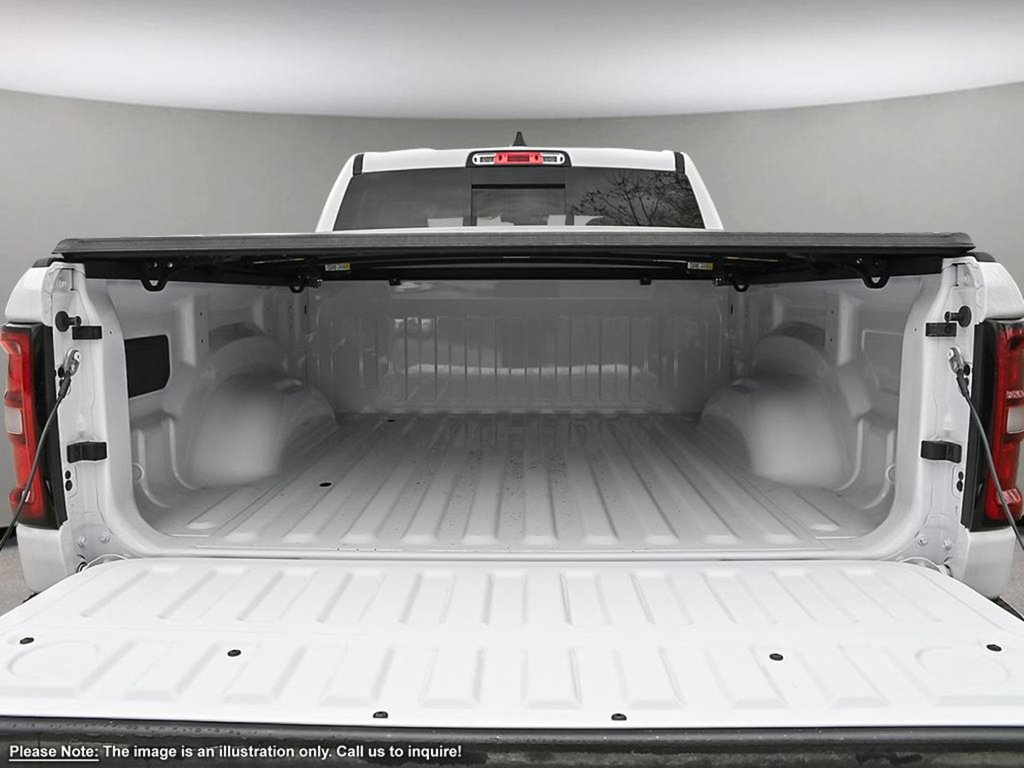 2025 Ram 1500 BIG HORN IN BRIGHT WHITE EQUIPPED WITH A 3.0L TWIN TURBO I6 , 4X4 , 8SPD AUTO , TRAILER BRAKE CONTROL , 3.92 REAR AXLE RATIO , T-6