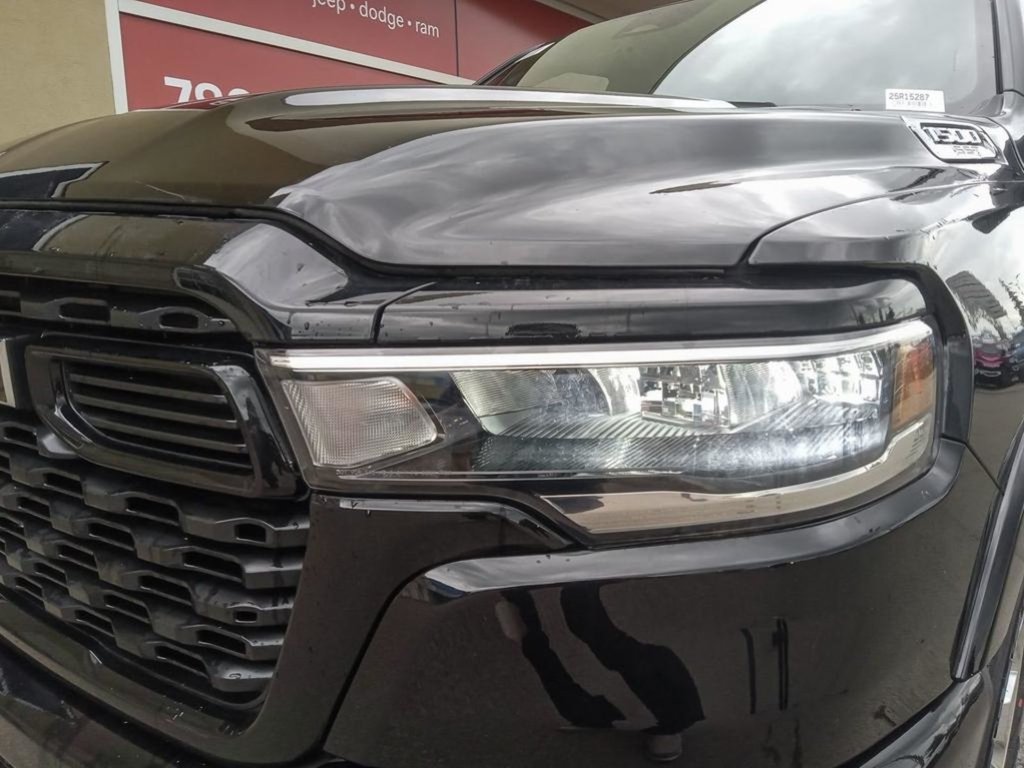 2025 Ram 1500 BIG HORN SPORT IN DIAMOND BLACK EQUIPPED WITH A 3.0L TWIN TURBO , 4X4 , 8SPD AUTO , 20INCH RIMS , BIG HORN LVL 1 , SPORT APPEARA-7