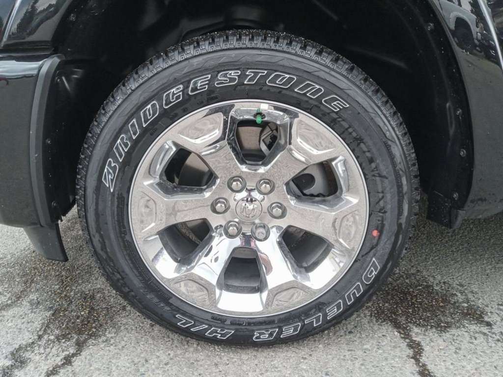 2025 Ram 1500 BIG HORN SPORT IN DIAMOND BLACK EQUIPPED WITH A 3.0L TWIN TURBO , 4X4 , 8SPD AUTO , 20INCH RIMS , BIG HORN LVL 1 , SPORT APPEARA-5