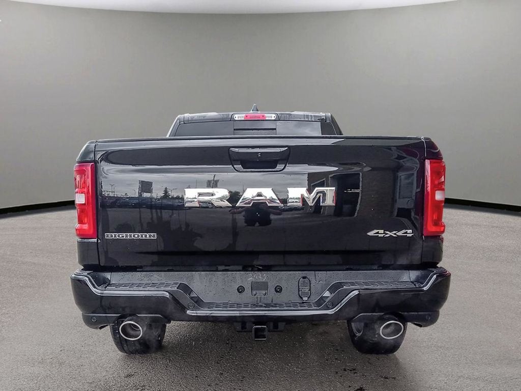 2025 Ram 1500 BIG HORN SPORT IN DIAMOND BLACK EQUIPPED WITH A 3.0L TWIN TURBO , 4X4 , 8SPD AUTO , 20INCH RIMS , BIG HORN LVL 1 , SPORT APPEARA-4
