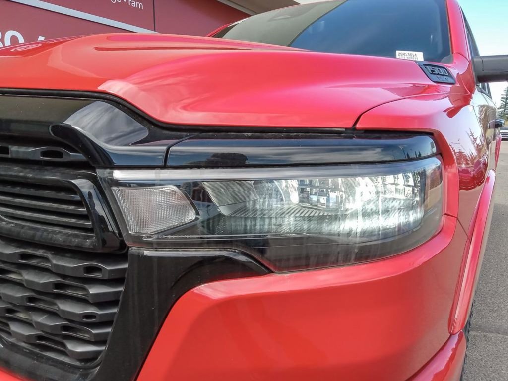 2025 Ram 1500 BIG HORN NIGHT EDITION IN FLAME RED EQUIPPED WITH A 3.0L TWIN TURBO I6 , 4X4 , 8SPD AUTO , 125L TANK , PANO SUNROOF , TONNEAU CO-7