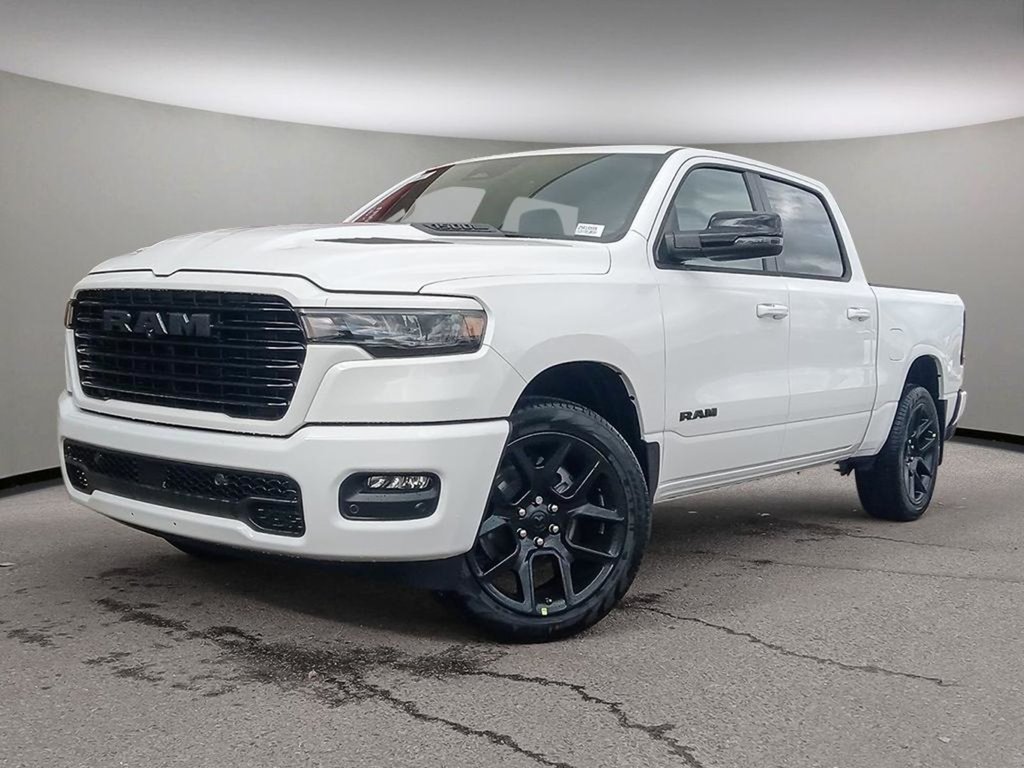 2025 Ram 1500 SPORT IN BRIGHT WHITE EQUIPPED WITH A 3.0L TWIN TURBO HURRICANE I6 , 4X4 , 8SPD AUTO , SPORT HOOD , PANORAMIC SUNROOF , 22INCH A-0