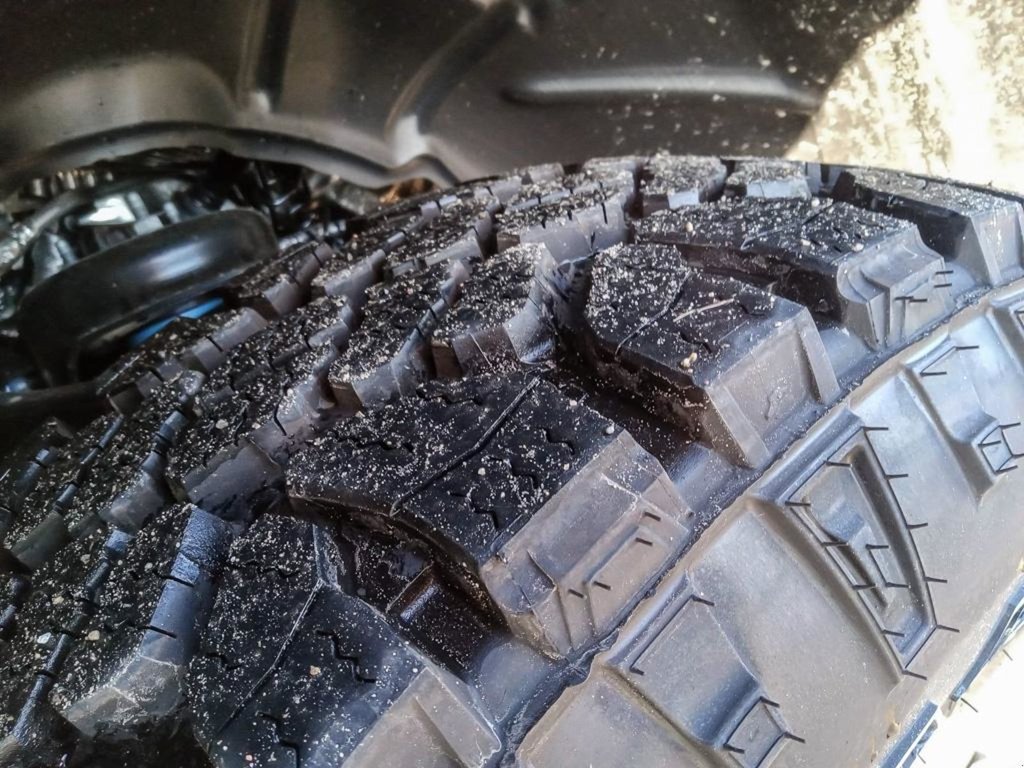 2025 Ram 1500 WARLOCK IN BRIGHT WHITE EQUIPPED WITH A 3.0L TWIN TURBO HURRICANE I6 , 4X4 , 8SPD AUTO , E-LOCKER REAR AXLE , BACKUP CAM , PERF-6