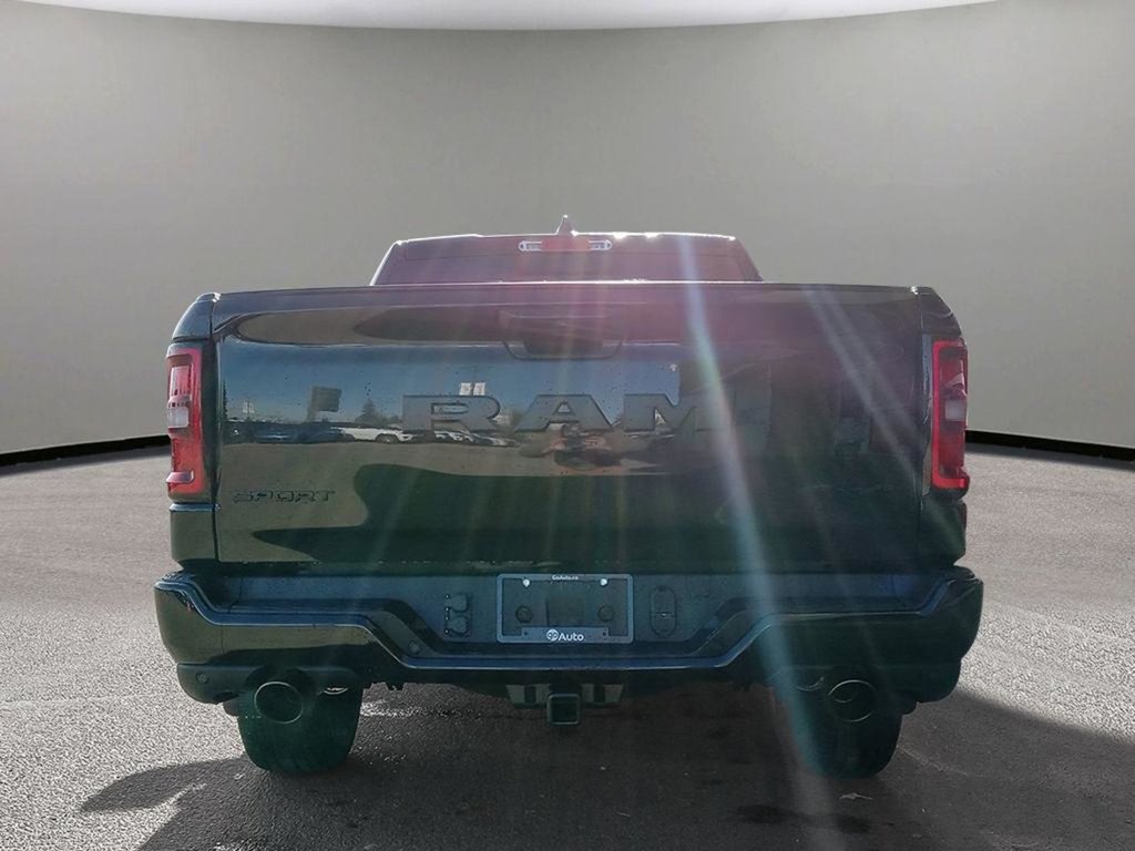 2025 Ram 1500 SPORT NIGHT EDITION IN DIAMOND BLACK EQUIPPED WITH A 3.0L TWIN TURBO I6 , 4X4 , 8SPD AUTO , PANORAMIC SUNROOF , SPORT LVL 1 , LE-4