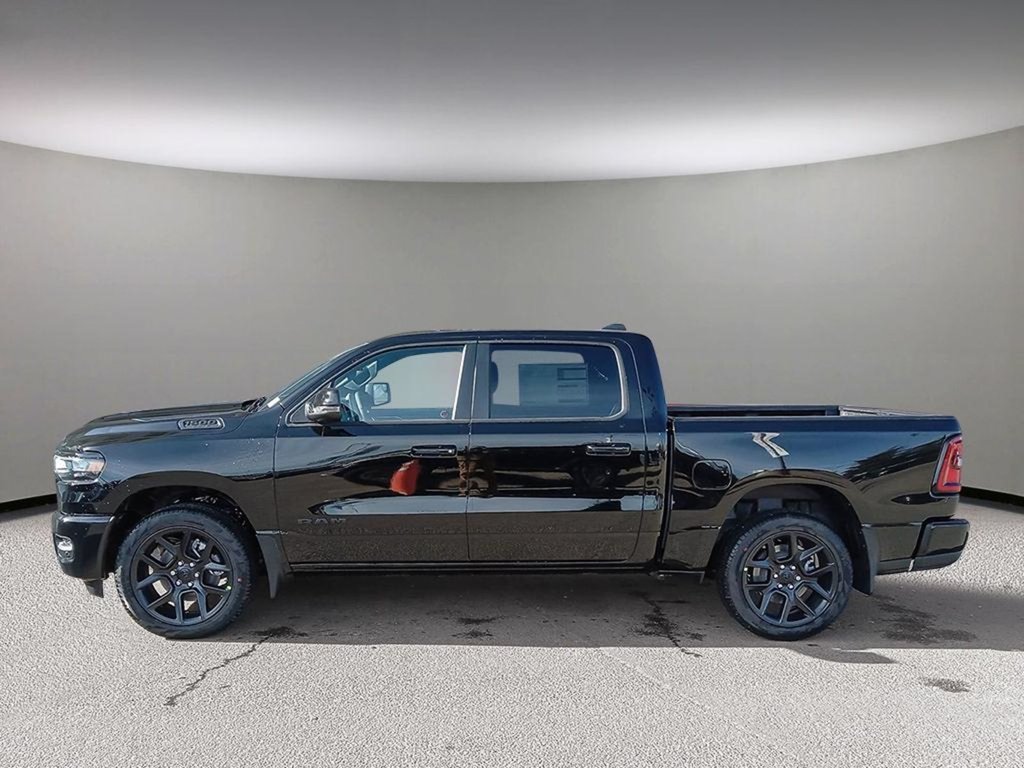 2025 Ram 1500 SPORT NIGHT EDITION IN DIAMOND BLACK EQUIPPED WITH A 3.0L TWIN TURBO I6 , 4X4 , 8SPD AUTO , PANORAMIC SUNROOF , SPORT LVL 1 , LE-2