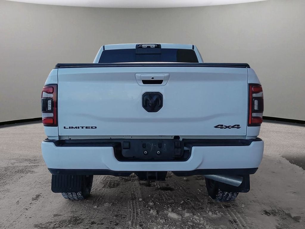 2024 Ram 2500 LIMITED NIGHT EDITION IN BRIGHT WHITE EQUIPPED WITH A 6.7L CUMMINS TURBO DIESEL , 4X4 , 6SPD AUTO , LIMITED LVL 1 , TONNEAU , SU-4