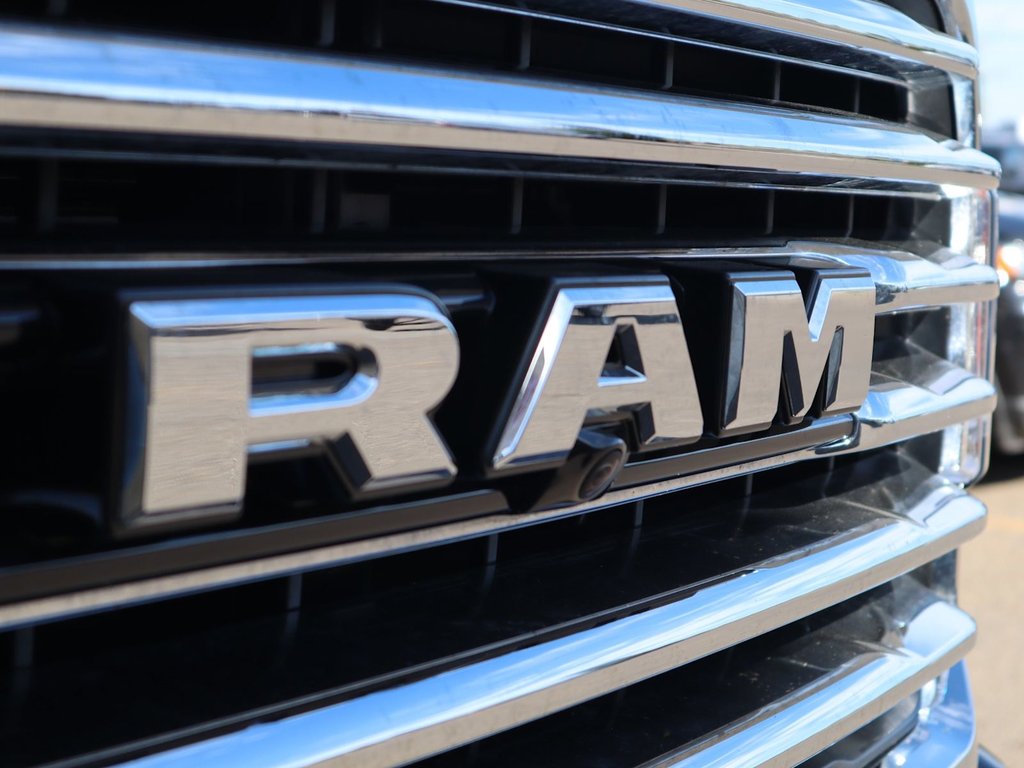 2023 Ram 3500 LIMITED LONGHORN IN DIAMOND BLACK EQUIPPED WITH A 6.7L HO CUMMINS TUBRO DIESEL I6 , 4X4 , 6SPD AISIN HD AUTO , DUALLY , REAR AUT-2