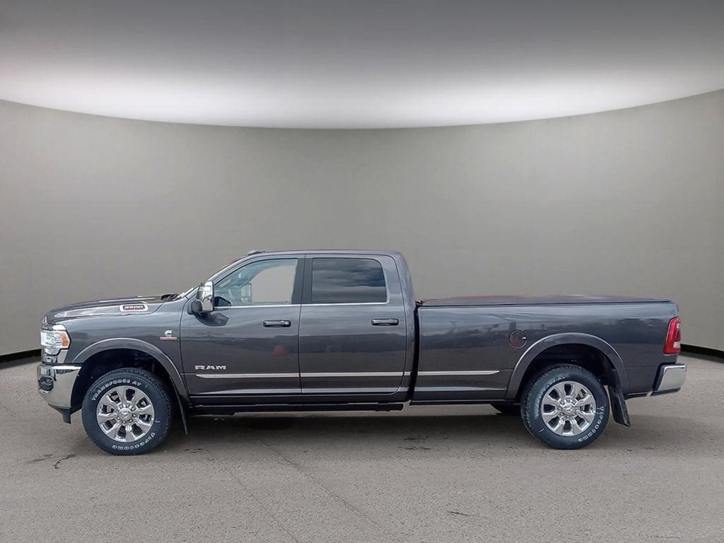 2024 Ram 3500 LIMITED, 6.7L CUMMINS TURBO DIESEL I6, 12 UCONNECT 5 W/NAV, 360 CAMERA, ADAPTIVE CRUISE, REAR AUTO-LEVELLING AIR SUSPENSION-2