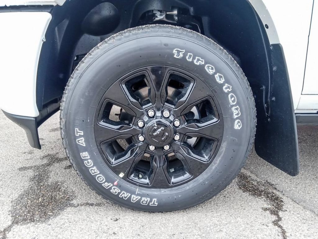 2024 Ram 3500 LIMITED NIGHT EDITION IN BRIGHT WHITE EQUIPPED WITH A 6.7L CUMMINS TURBO DIESEL I6 , 4X4 , 6SPD AUTO , SUNROOF , LIMITED LVL 1 ,-5