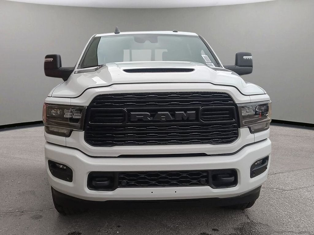 2024 Ram 3500 LIMITED NIGHT EDITION IN BRIGHT WHITE EQUIPPED WITH A 6.7L CUMMINS TURBO DIESEL I6 , 4X4 , 6SPD AUTO , SUNROOF , LIMITED LVL 1 ,-1
