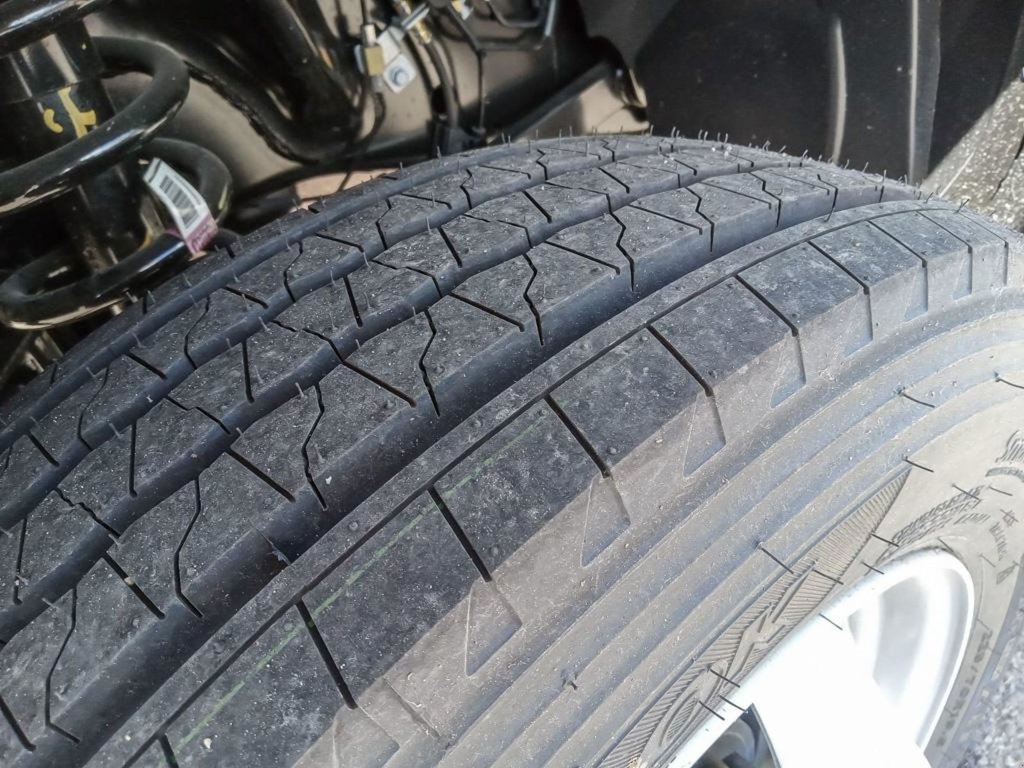 2024 Ram 5500 Chassis SLT IN BRIGHT WHITE EQUIPPED WITH A 6.7L CUMMINS TURBO DIESEL I6 , 4X4 , 6SPD AISIN HD AUTO , BACKUP ALARM , 8.4INCH TOUCHSCREEN-6