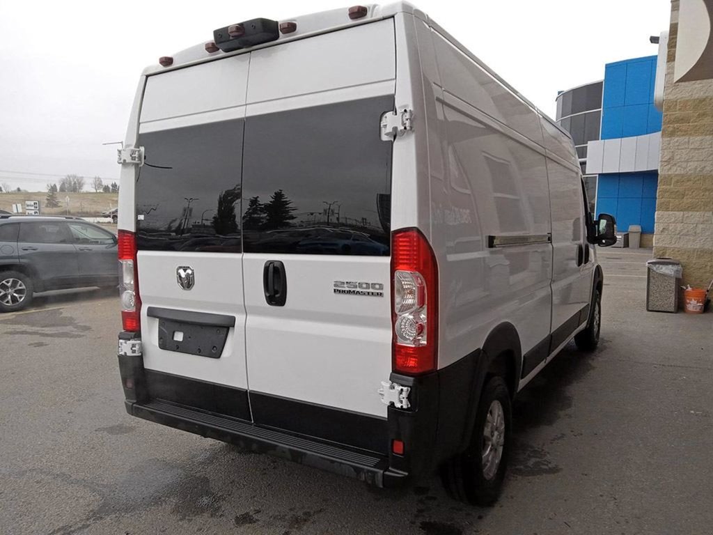 2025 Ram ProMaster Cargo Van SLT HIGH ROOF IN BRIGHT WHITE EQUIPPED WITH A 3.6L V6 , FWD , 9SPD AUTO , REAR HINGED DOORS W/FIXED GLASS , ADV CRUISE , REMOTE-5