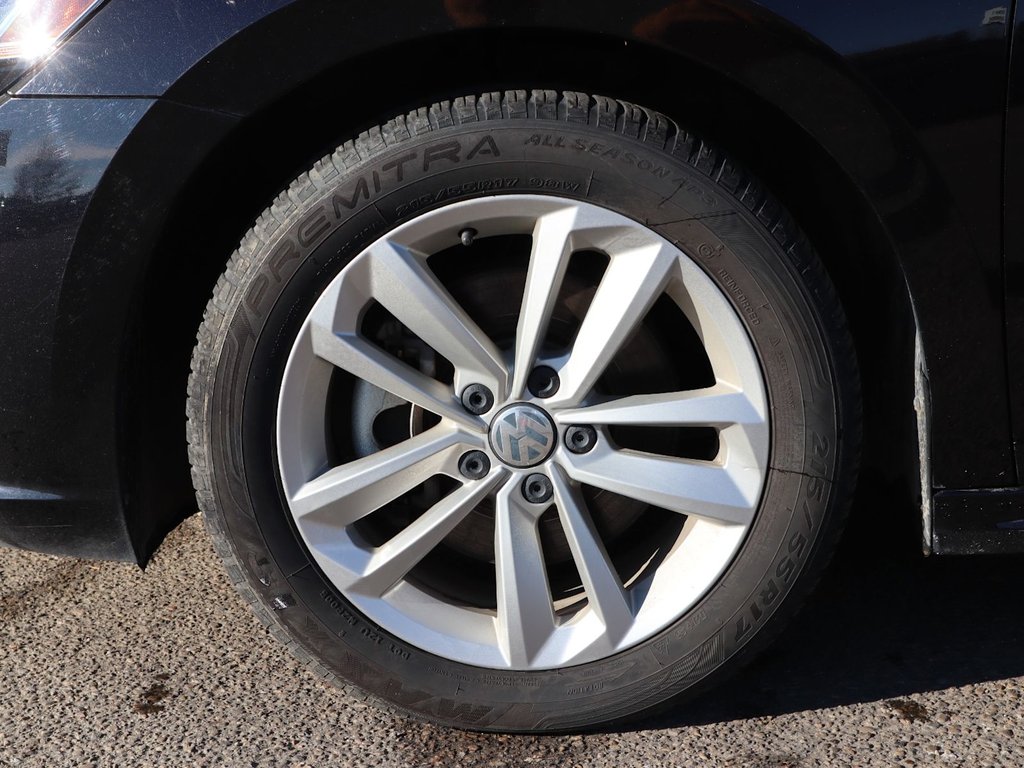 2021 Volkswagen Passat HIGHLINE IN BLACK EQUIPPED WITH A 2.0L TURBO I4 , FWD , 6SPD AUTO , PREMIUM SYNTHETIC LEATHER HEATED SEATS , DUAL ZONE AC , BACK-4