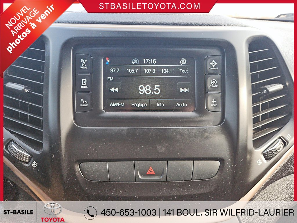 2014  Cherokee Sport V6 4/4 GROUPE REMORQUAGE BLUETOOTH in Saint-Basile-Le-Grand, Quebec - 17 - w1024h768px