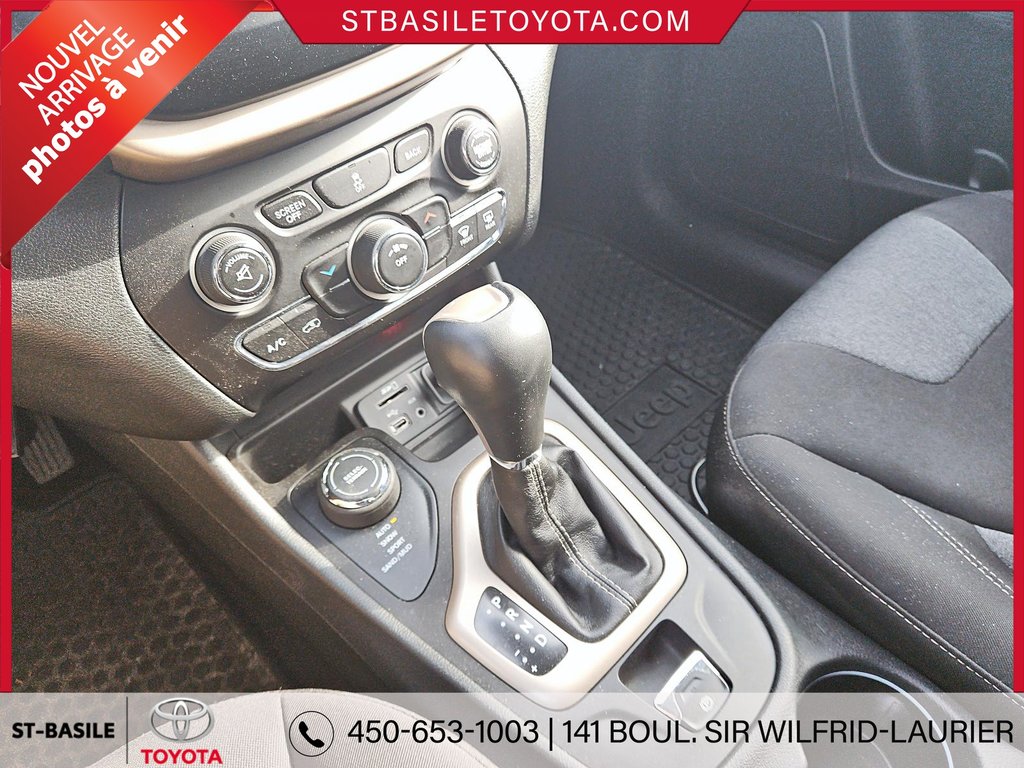 2014  Cherokee Sport V6 4/4 GROUPE REMORQUAGE BLUETOOTH in Saint-Basile-Le-Grand, Quebec - 18 - w1024h768px