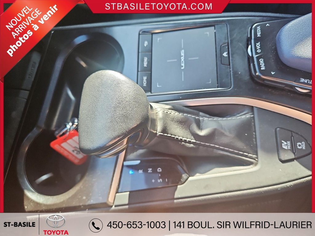 2021 Lexus UX Hybride 250h TOIT PANO MAGS CUIR SIEGES in Saint-Basile-Le-Grand, Quebec - 19 - w1024h768px