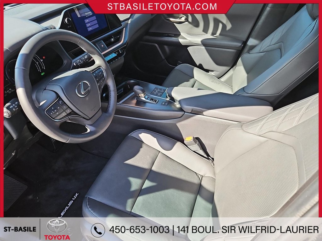 Lexus UX 300H HYBRIDE AWD TOIT OUVRANT SIEGES VENTILÉS/CUIR 2025 à Saint-Basile-Le-Grand, Québec - 9 - w1024h768px
