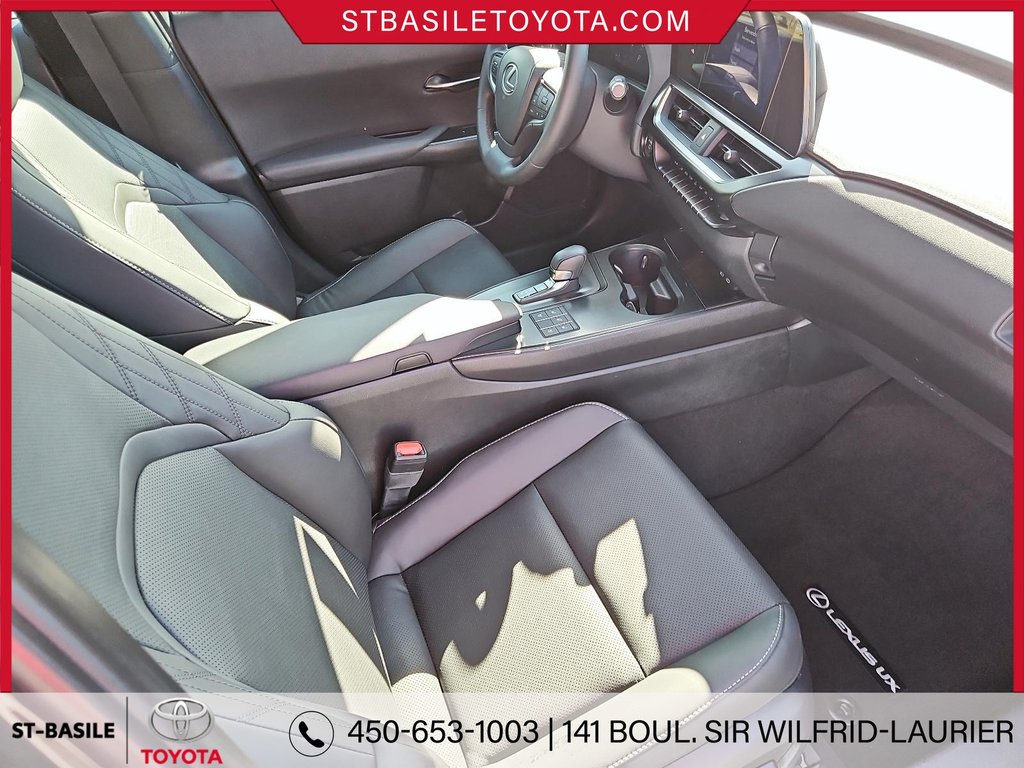 Lexus UX 300H HYBRIDE AWD TOIT OUVRANT SIEGES VENTILÉS/CUIR 2025 à Saint-Basile-Le-Grand, Québec - 13 - w1024h768px