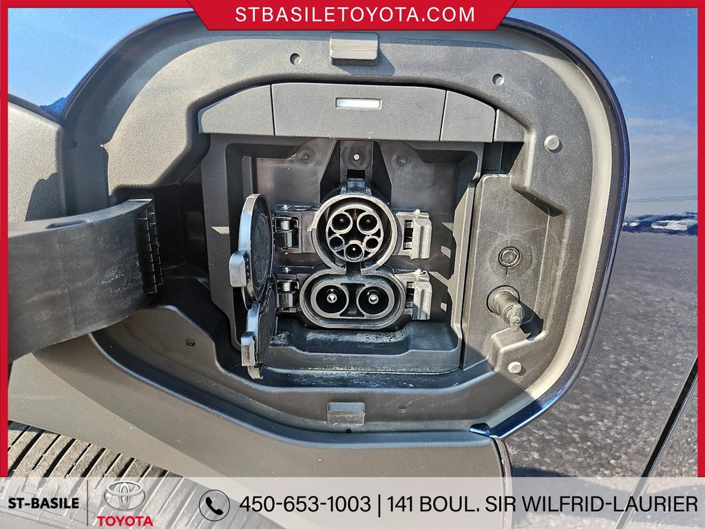 Toyota BZ4X LE FWD SIÈGES/VOLANT CHAUFFANT COFFRE AUTO 2023 à Saint-Basile-Le-Grand, Québec - 11 - w1024h768px