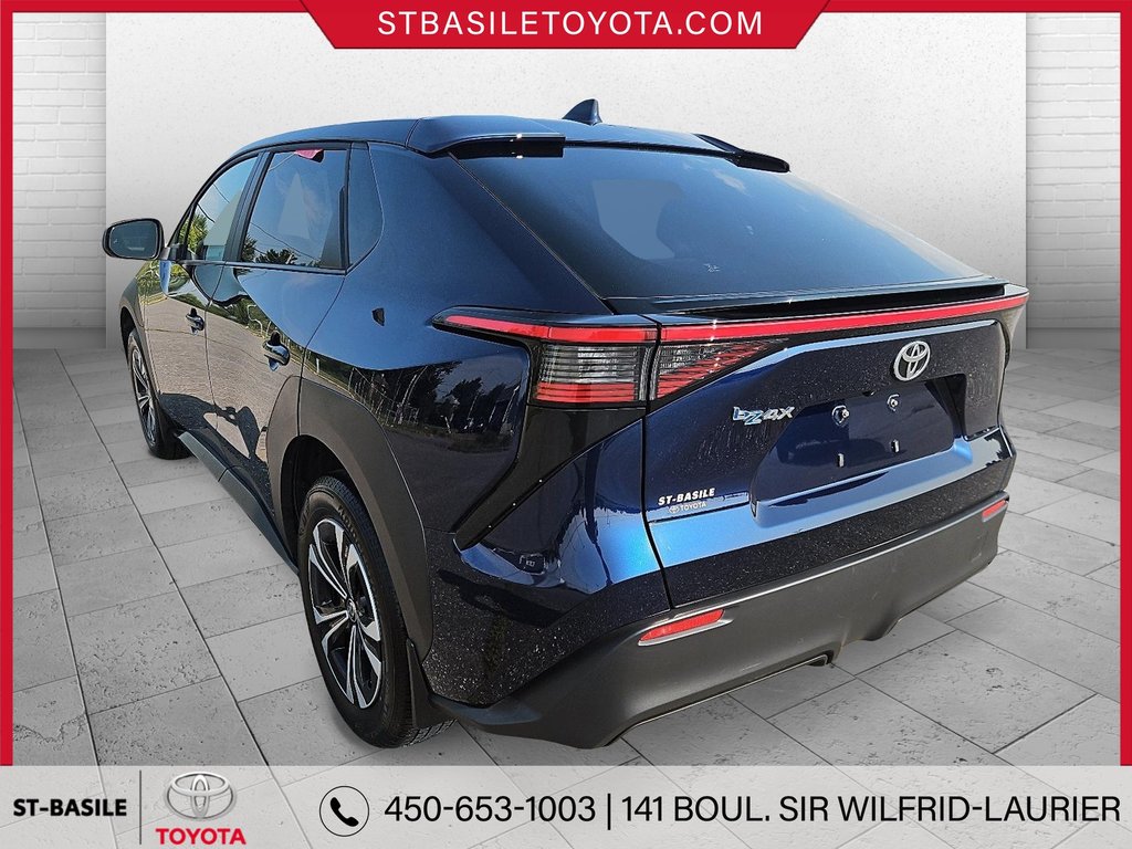 Toyota BZ4X LE FWD SIÈGES/VOLANT CHAUFFANT COFFRE AUTO 2023 à Saint-Basile-Le-Grand, Québec - 6 - w1024h768px