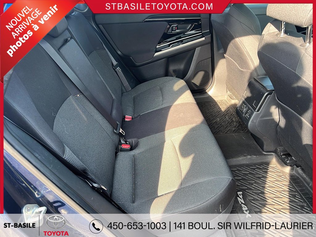 2023 Toyota BZ4X LE FWD SIÈGES/VOLANT CHAUFFANT COFFRE AUTO in Saint-Basile-Le-Grand, Quebec - 9 - w1024h768px